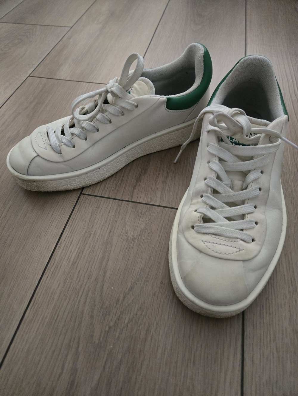 Lacoste Women's Baseshot Premium 224 2 SFA Sneaker Size 6